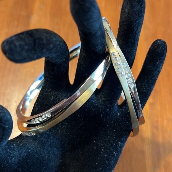 2 Silvertone 2 Goldtone Rhinestone Bangle Bracelets (Set of 4) - Picture 1 of 10